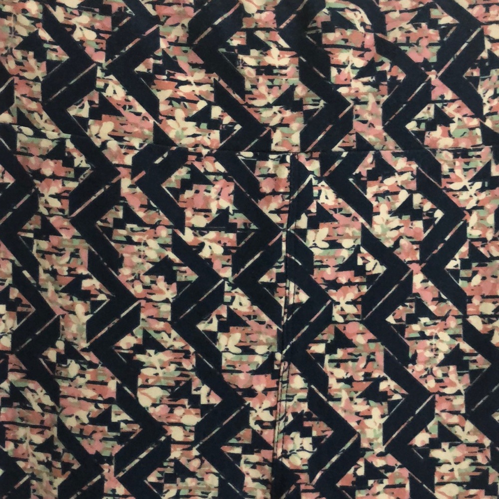 LuLaRoe | Tall & Curvy Leggings